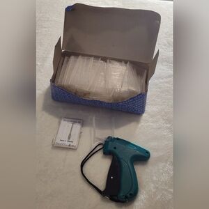 Like-New ! Lotus & Uline Heavy Duty Tagging Gun With Accessories